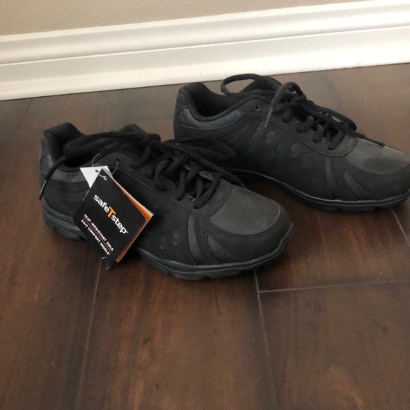 Shoes - Non slip black work shoes NEVER WORN